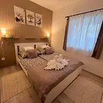 Majoros Garden Apartment *