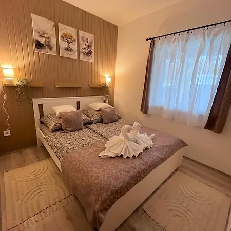 Majoros Garden Apartment *